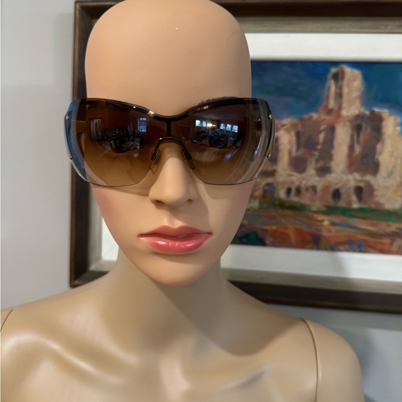 Beautiful Gucci brown gradient sunglasses with suede case and cloth! - Picture 6 of 12